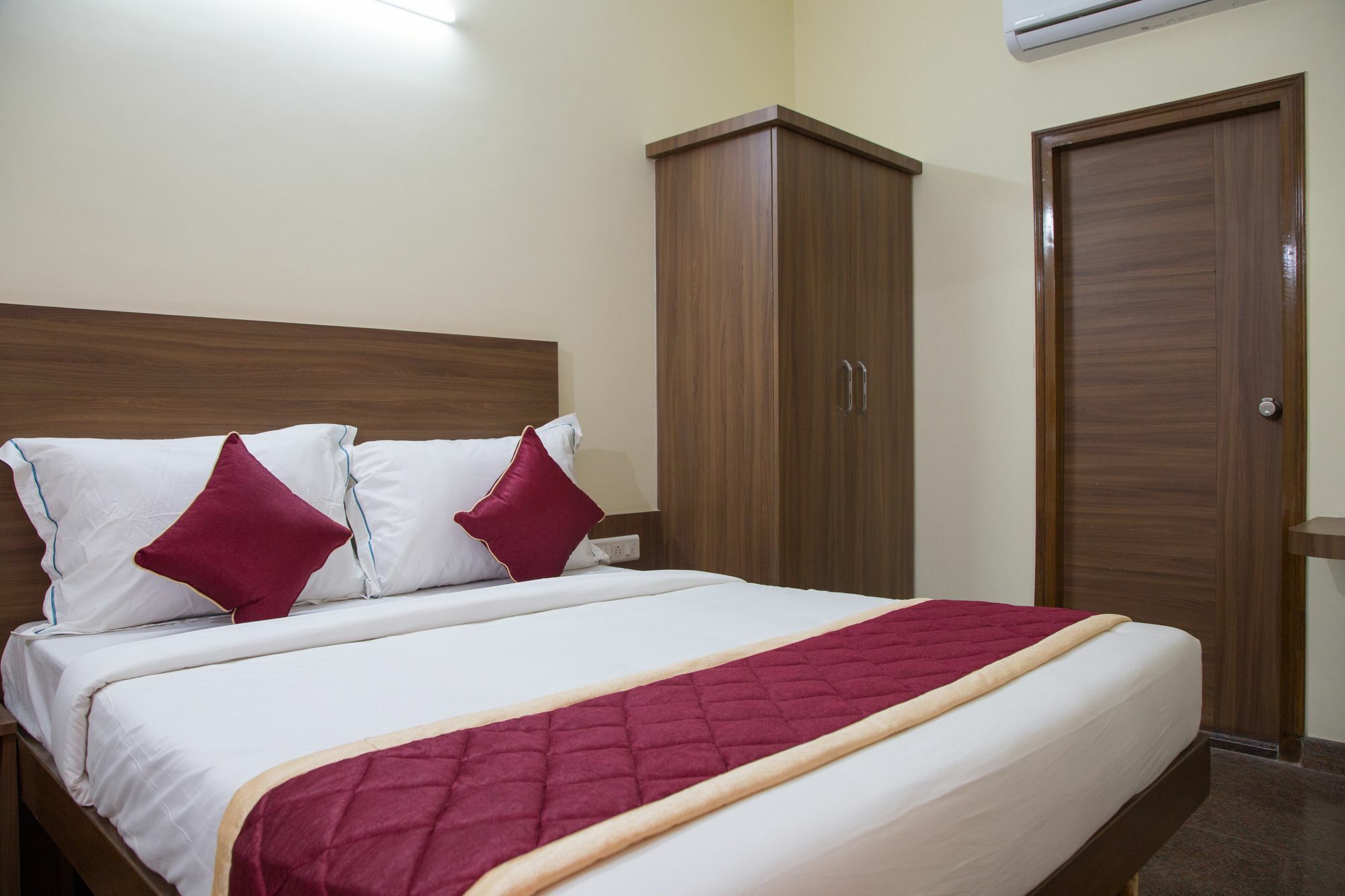 Hotel O Champion Comfort Near Hosahalli Metro Station Bangalore Extérieur photo